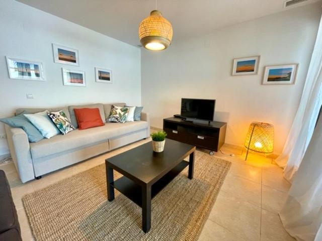 Gatu Premium Racimo, Terraza, Piscina, Aire Ac, Wifi Y Parking " Preferente Mayores De 25 Anos Y Familias " El Puerto de Santa María Buitenkant foto